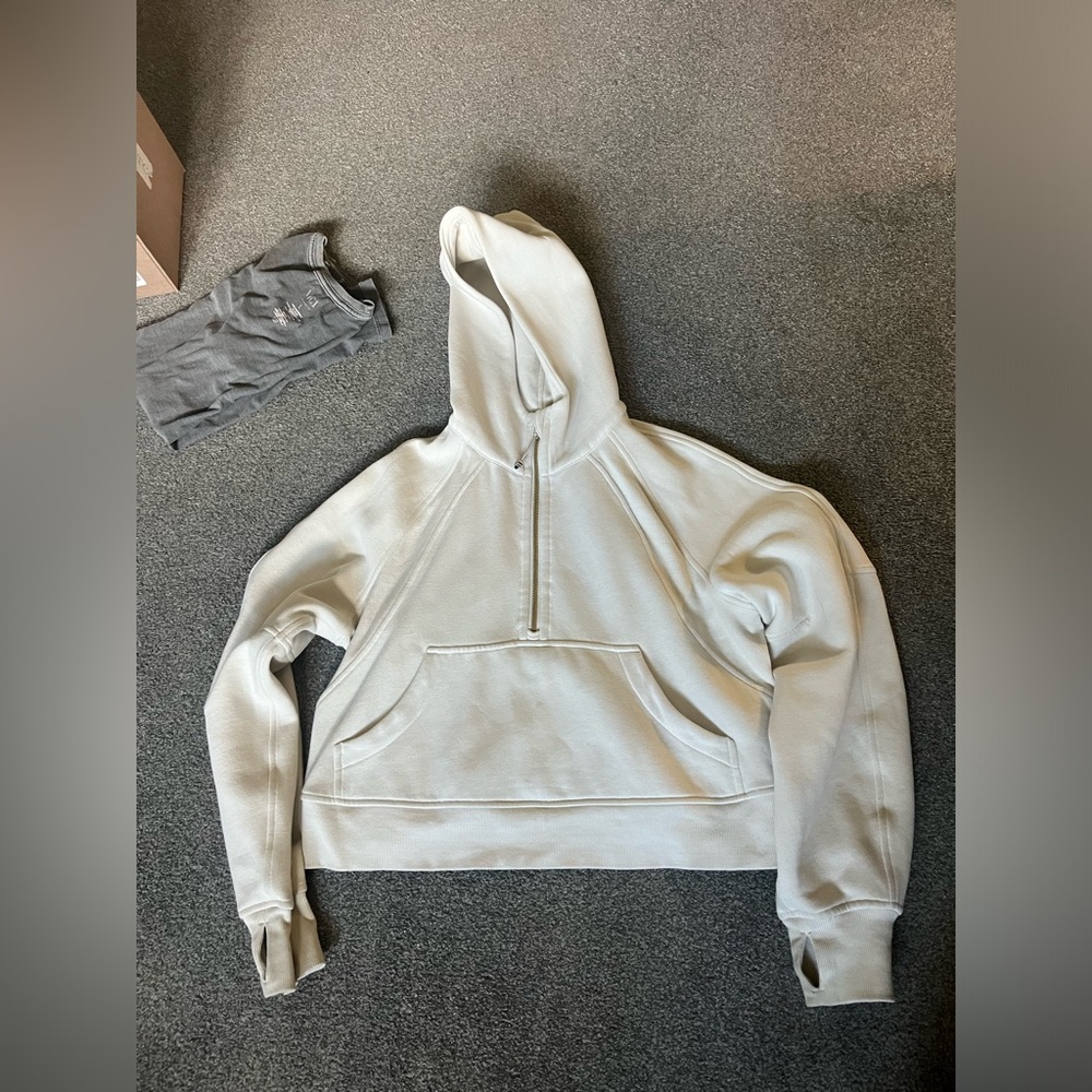Lululemon cropped Scuba